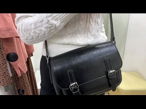 ❤️ Masturbazione pubblica della giovane cagna FeralBerry con un dildo nel camerino ❤️❌ Super pornoal it.camporner.top ❌️❤