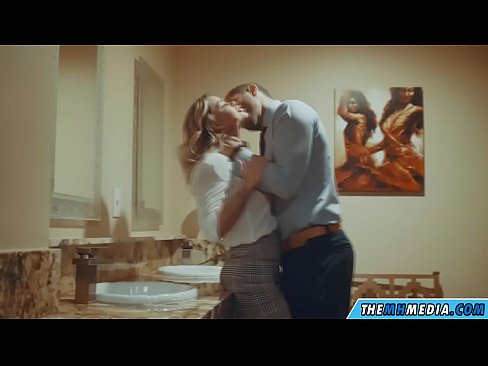 ❤️ Quando una bionda formosa ti seduce in un bagno pubblico ❤️❌ Super pornoal it.camporner.top ❌️❤